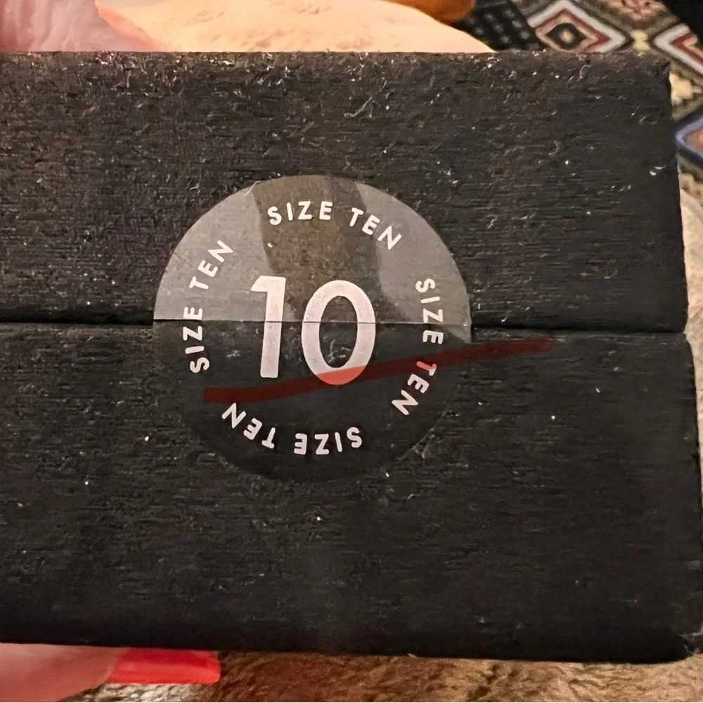 Luxe Bomb party rings 2024 - Picture 3 of 5